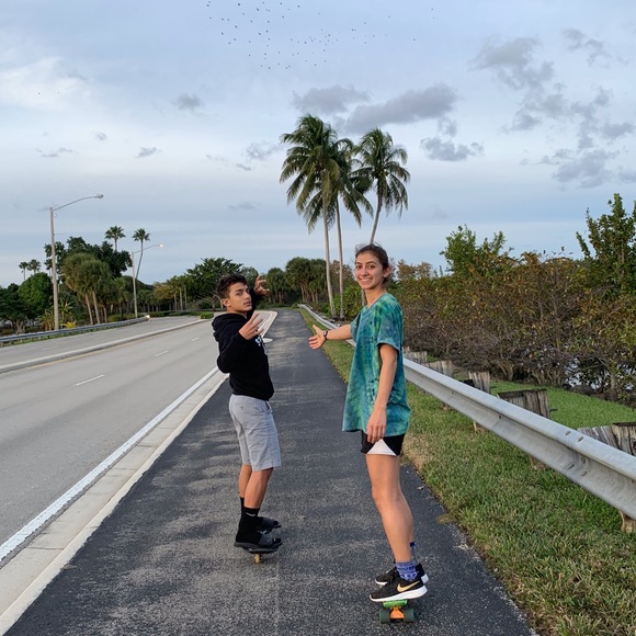 Meet your Posher, Gabriela! - Picture 5 of 7